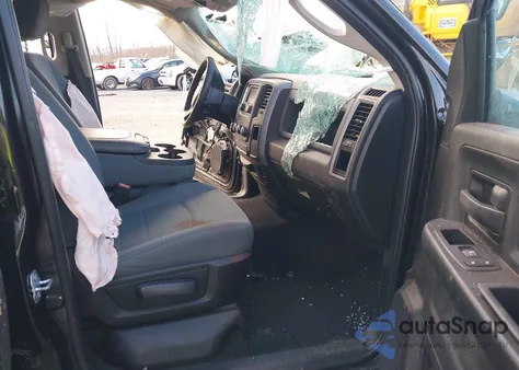 2017 Ram 1500 Express 4X4 6'4 Box из США, поврежденный, VIN 1C6RR7FT6HS728923